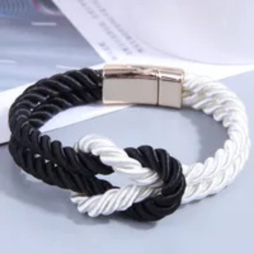 Knotted - Black