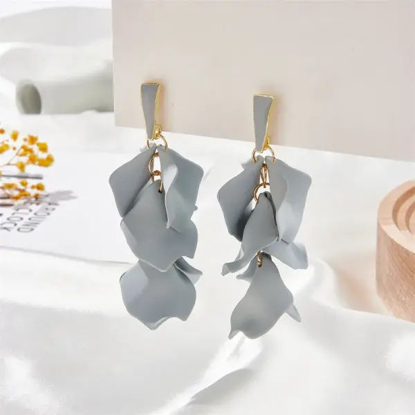 Elegant Essence - Gray
